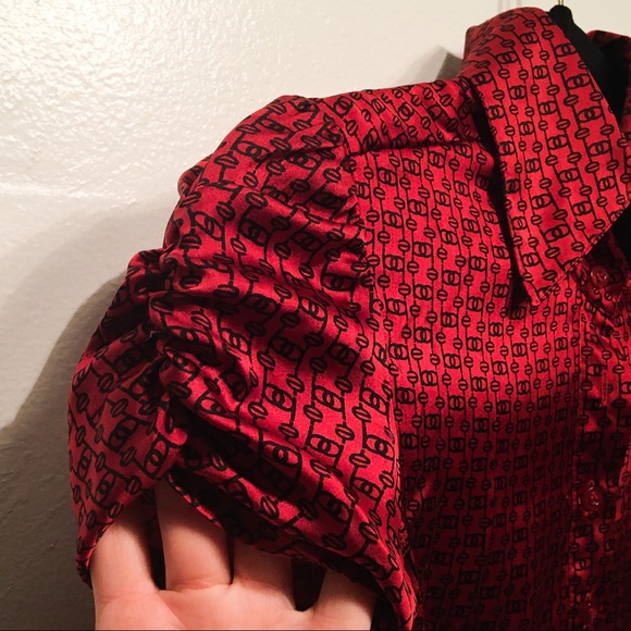 Bebe lacquer red and black silk blouse - Picture 3 of 5